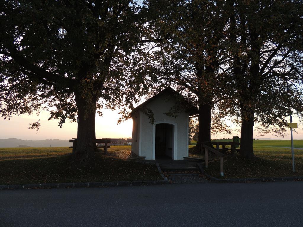 Kirchenwirt Inn Kreuzen  ภายนอก รูปภาพ