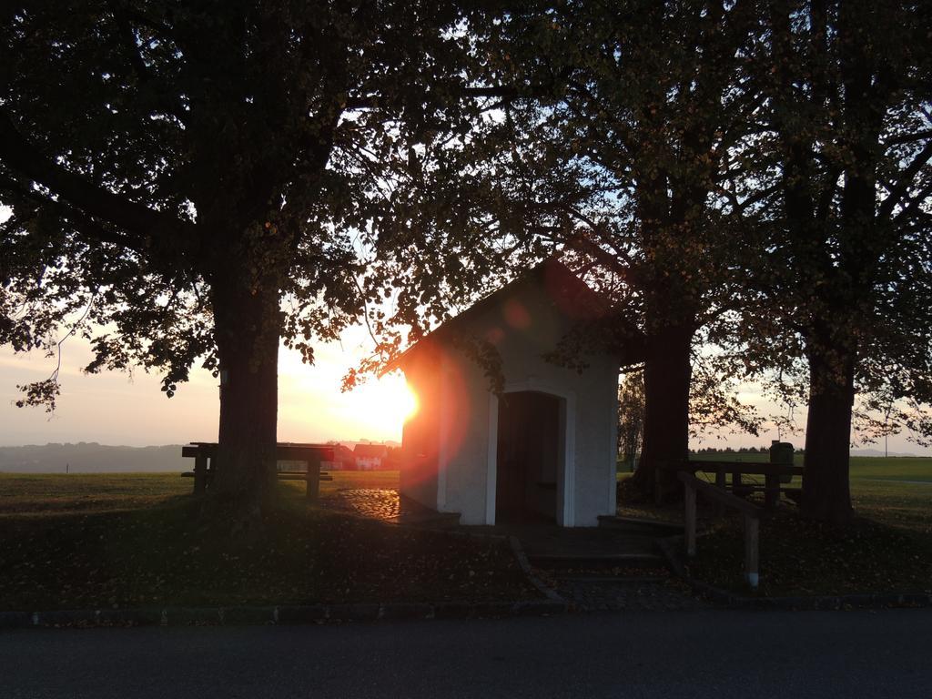 Kirchenwirt Inn Kreuzen  ภายนอก รูปภาพ